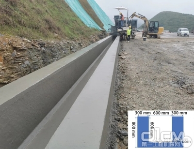 维特根SP 15滑模摊铺机助力贵黄高速建设，高标准打造大尺寸排水沟再获盛誉